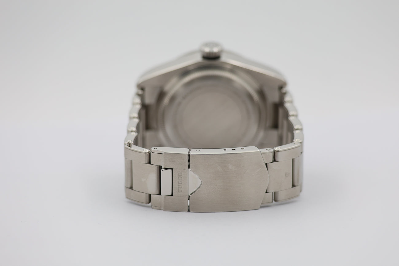 Tudor Black Bay Automatik Herrenuhr  79230N - Detailansicht 5