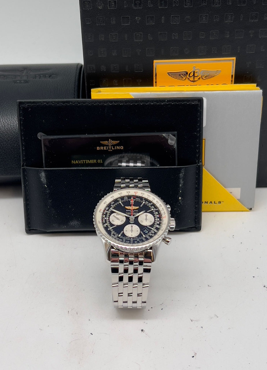 Breitling Navitimer 01 Automatik Herrenuhr 43mm AB0120 - Papers and documentation
