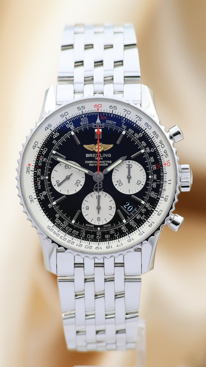Breitling Navitimer 01 Automatik Herrenuhr 43mm AB0120 - Main product image