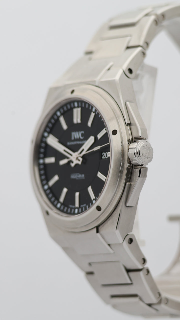 IWC Ingenieur Automatik Herrenuhr Schwarz IW323902 - Detailansicht 7
