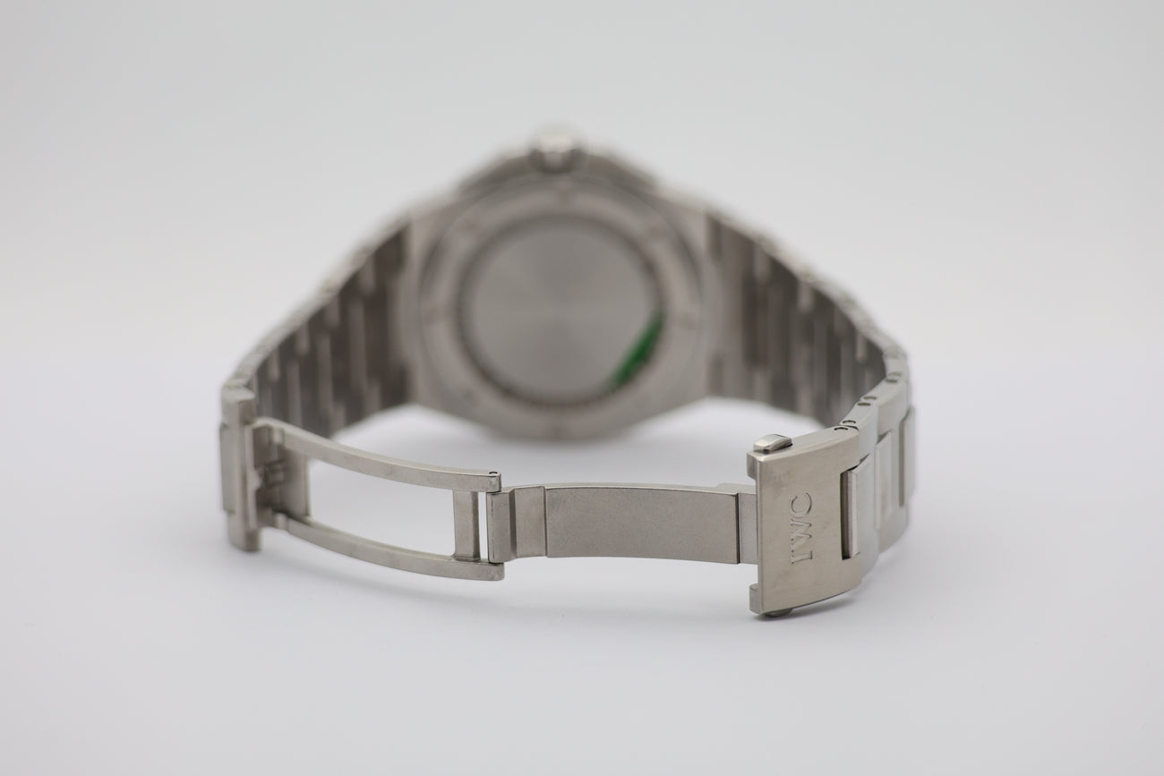 IWC Ingenieur Automatik Herrenuhr Schwarz IW323902 - Detailansicht 6