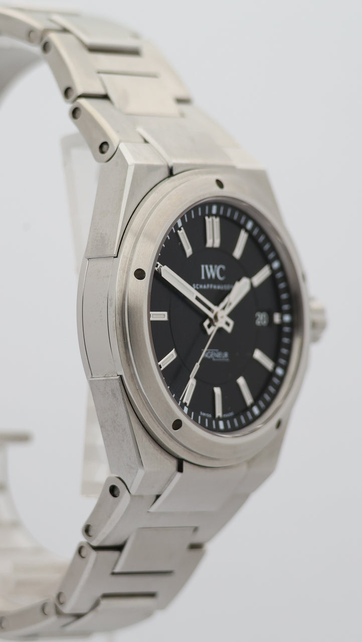 IWC Ingenieur Automatik Herrenuhr Schwarz IW323902 - Detailansicht 8