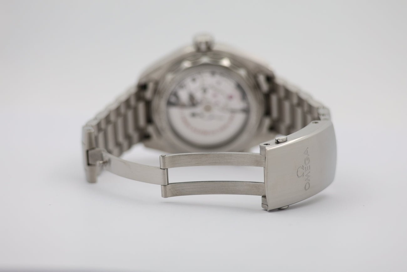 Breitling Navitimer B01 Chronograph Automatik 46mm AB012721 - Detail view 1