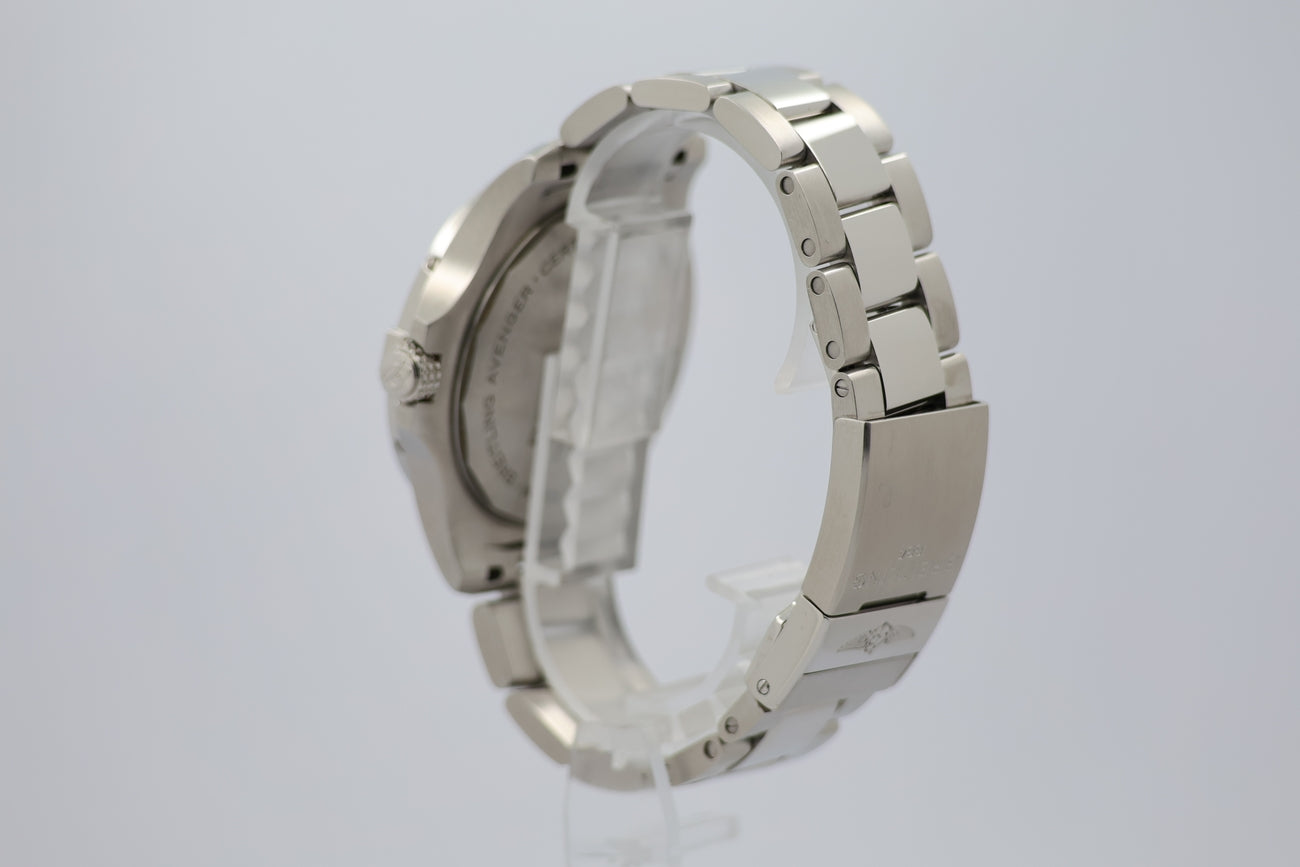 Breitling Avenger GMT 45mm Automatik A32395 - Detailansicht 2