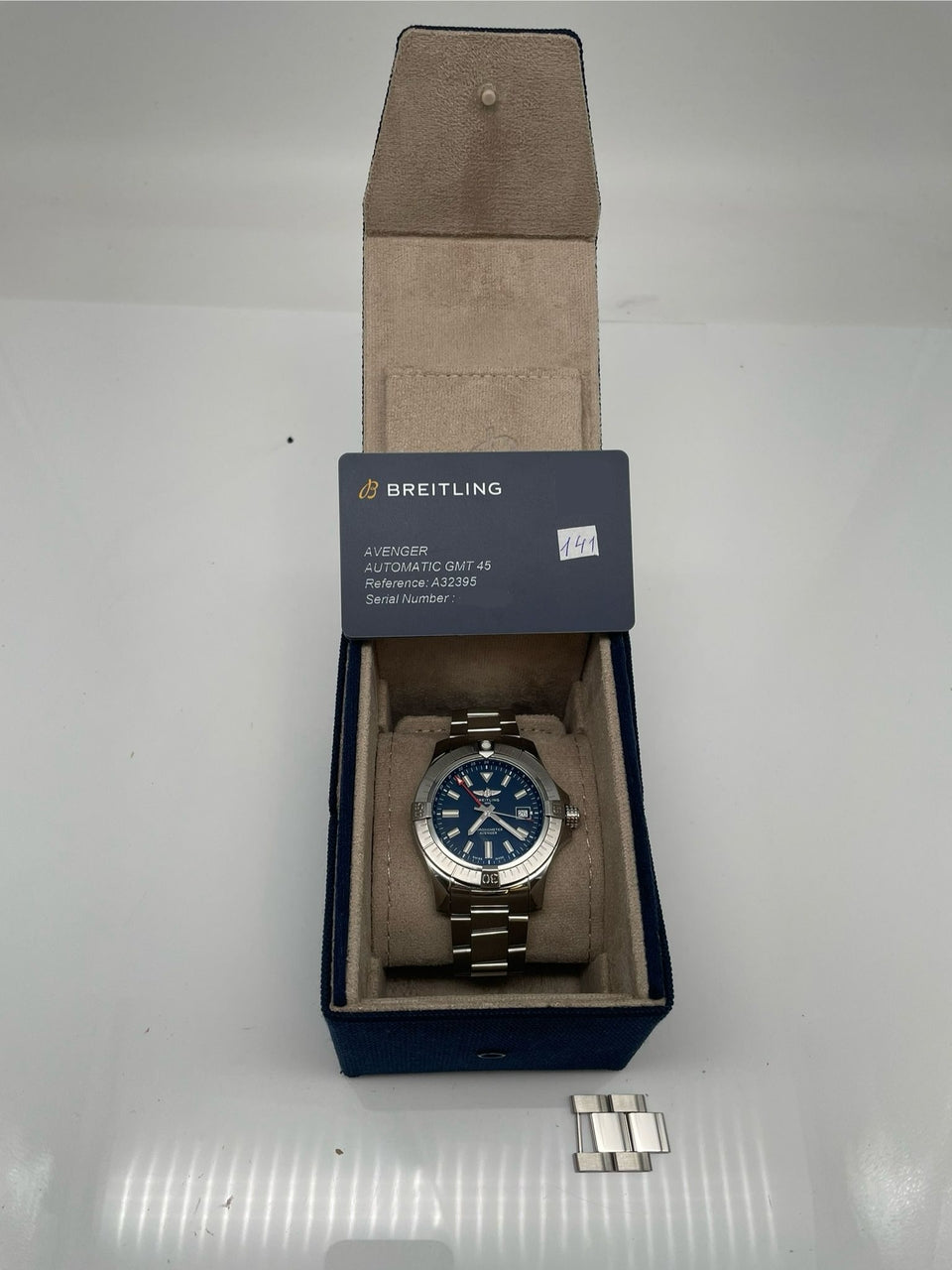 Breitling Avenger GMT 45mm Automatik A32395 - Papiere und oder Lieferumfang