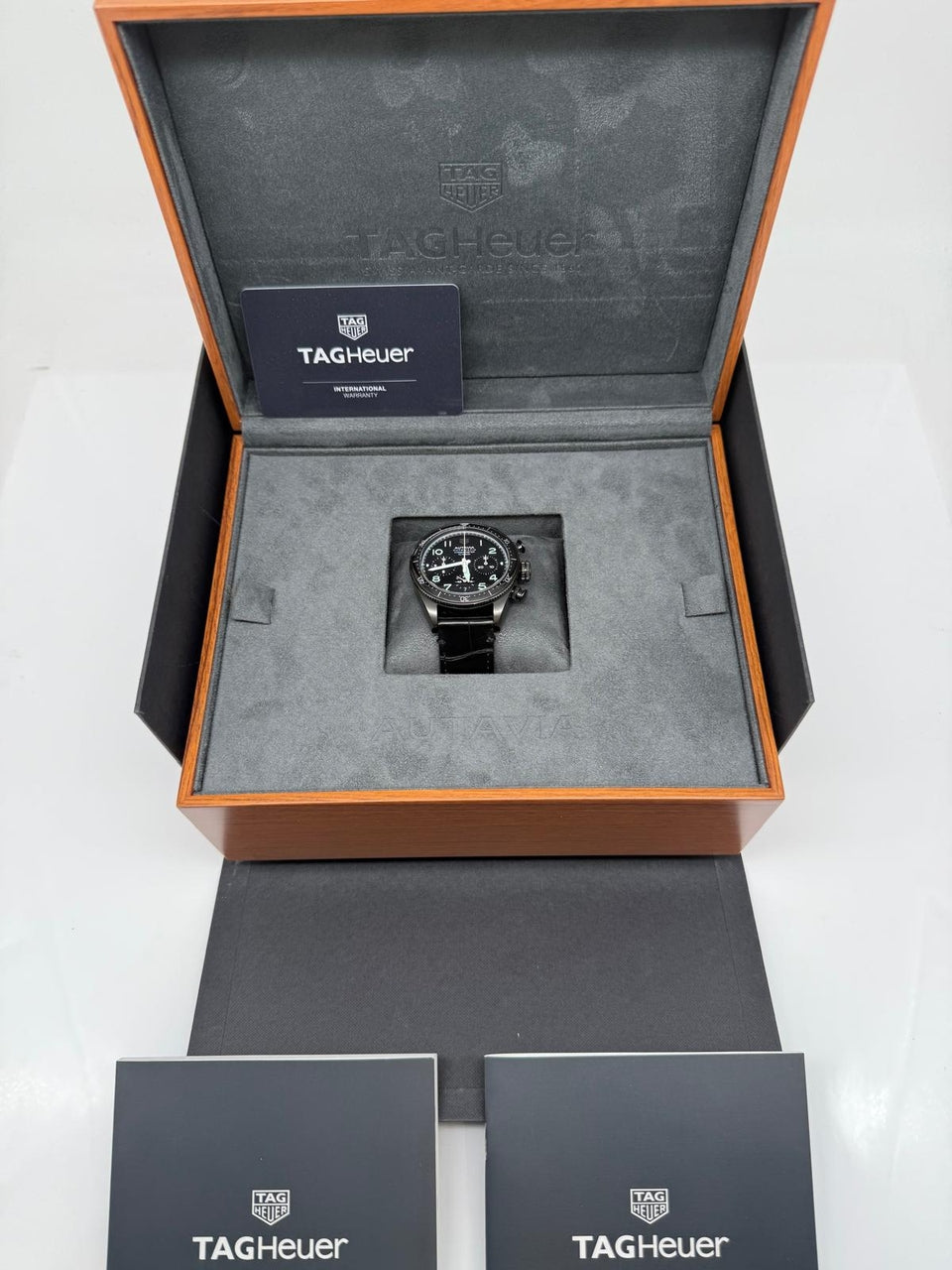 Tag Heuer Autavia Flyback 42mm Automatik CBE511C.FC8280 - Papiere und oder Lieferumfang