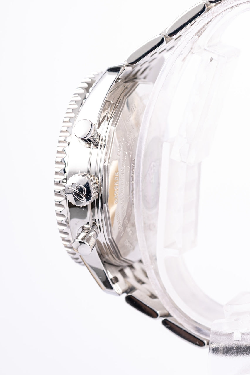 Breitling Navitimer World 46mm Automatik Herrenuhr  A24322 - Detailansicht 3