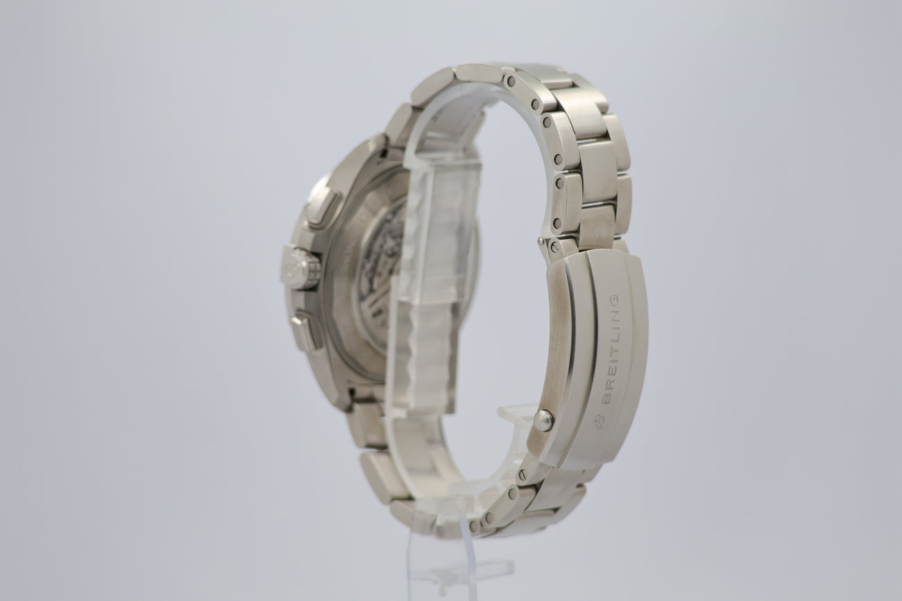 Breitling Avenger B01 Chronograph 44mm Automatik  AB0147 - Detailansicht 2