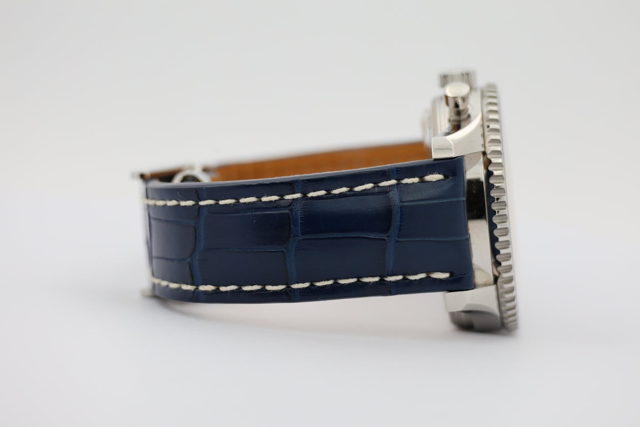 Breitling Navitimer World GMT 46mm Automatik Herrenuhr A24322 - Detail view 4