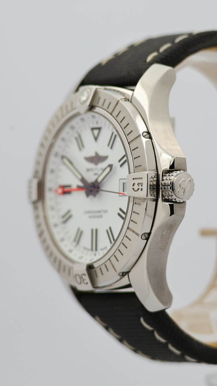 Breitling Avenger GMT Automatik 43mm A32397 - Detail view 6