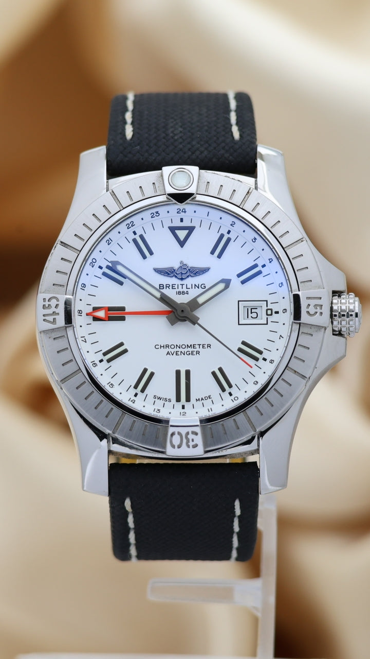 Breitling Avenger GMT Automatik 43mm A32397 - Main product image