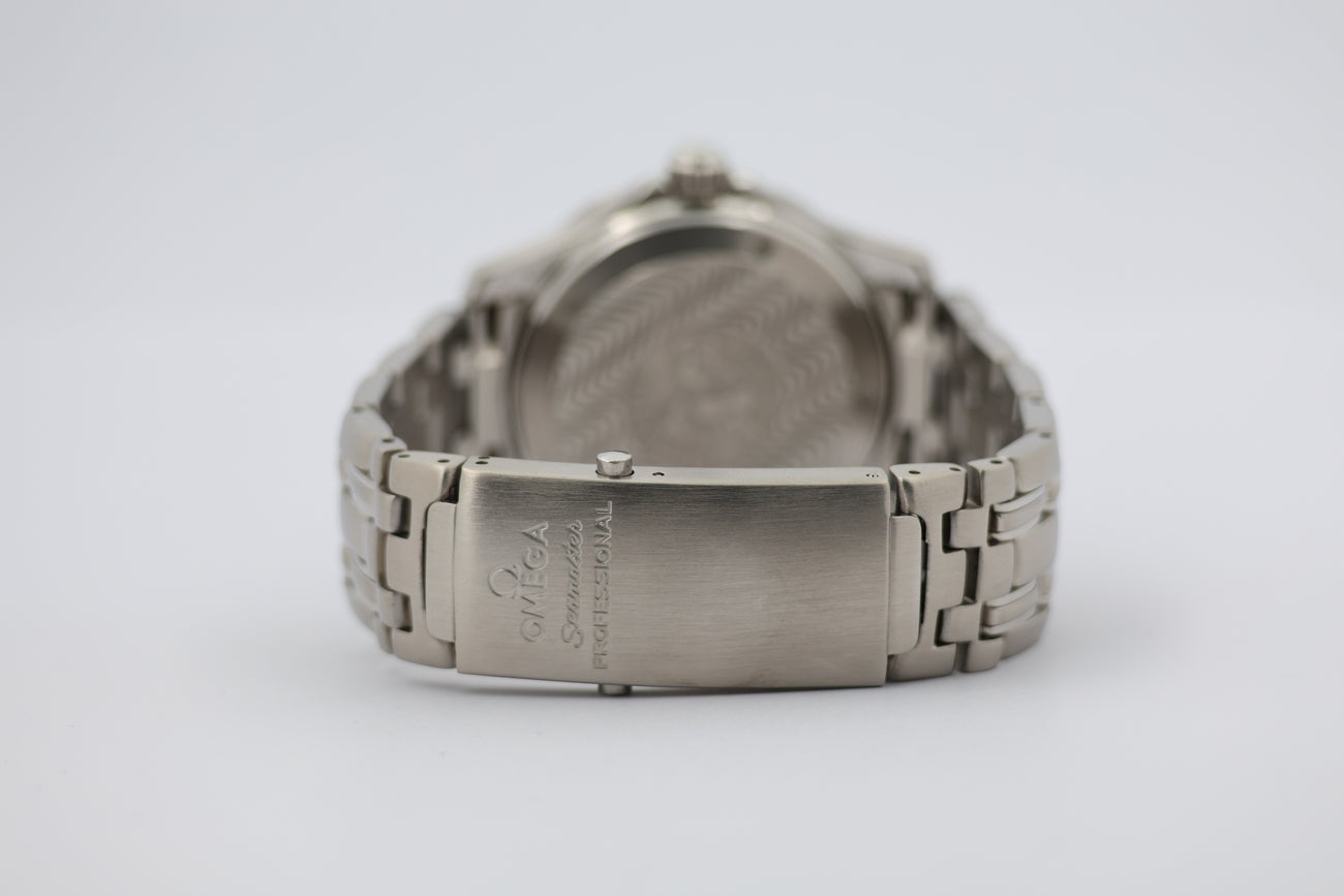Omega Seamaster Diver 300m 36mm Quarz 25628000 - Detailansicht 5