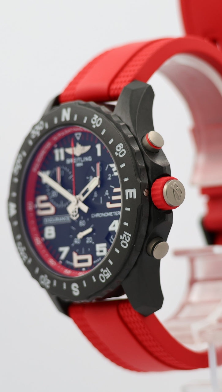 Breitling Endurance Pro 44mm Quarz "Air Asia" X82310 - Detailansicht 1