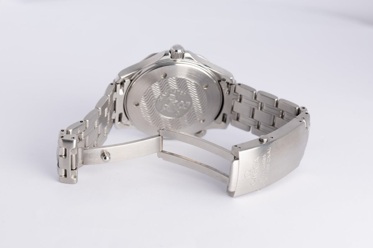 Omega Seamaster Diver 300m 41mm blau Quarz James Bond 25418000 - Detailansicht 8