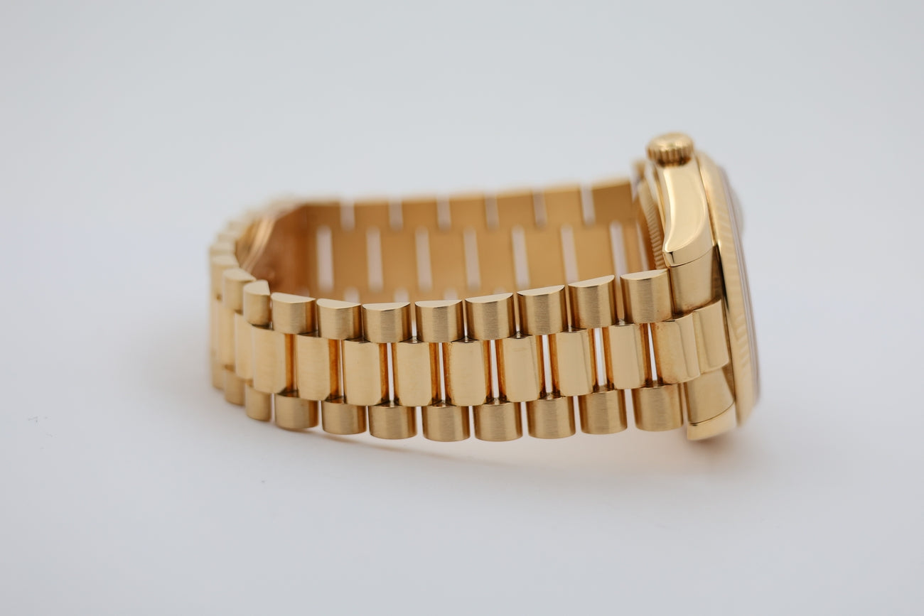 Rolex Day-Date 36 Automatik Herrenuhr Diamond-Dial 118238 - Detailansicht 4