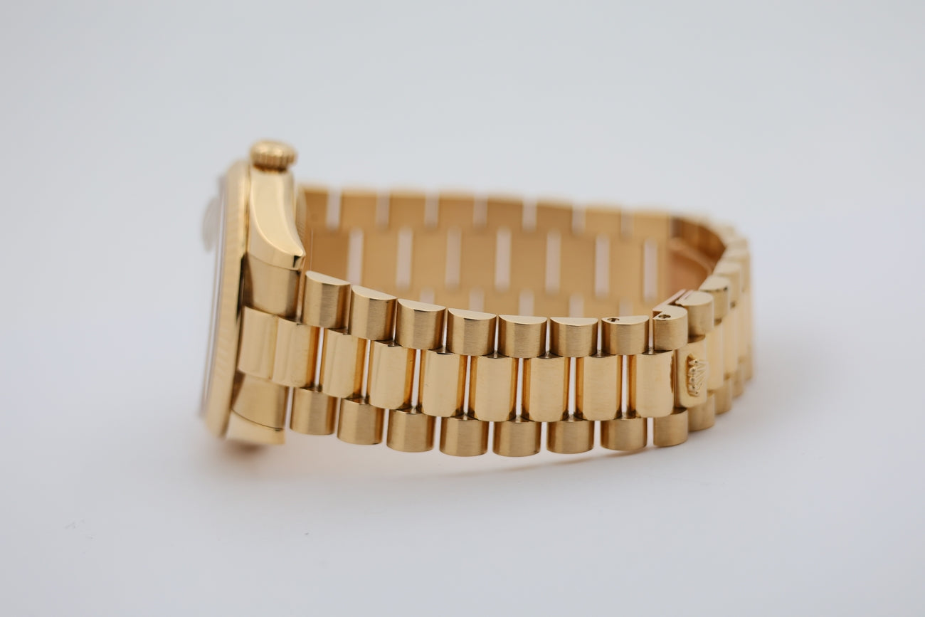 Rolex Day-Date 36 Automatik Herrenuhr Diamond-Dial 118238 - Detailansicht 3