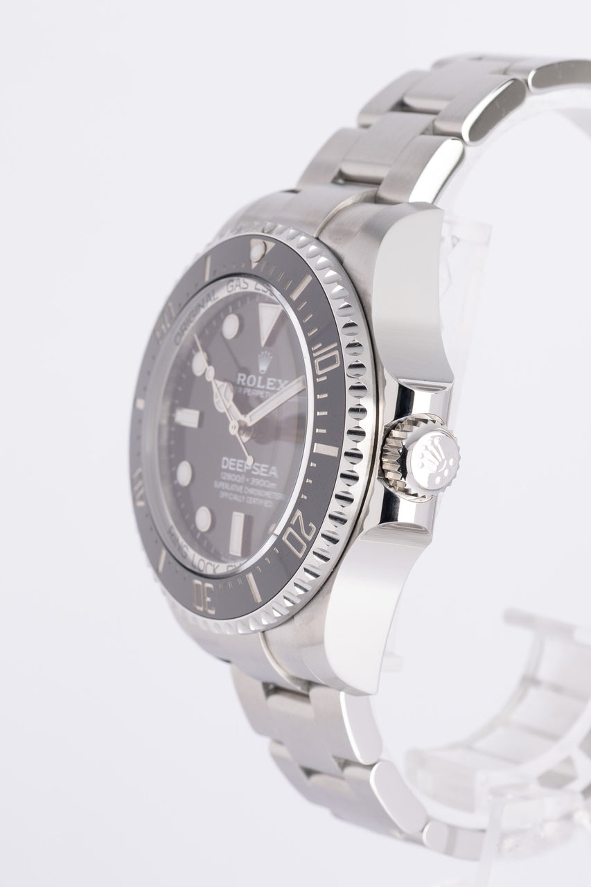 Rolex Sea-Dweller Deepsea 44mm Automatik 136660 - Detailansicht 2
