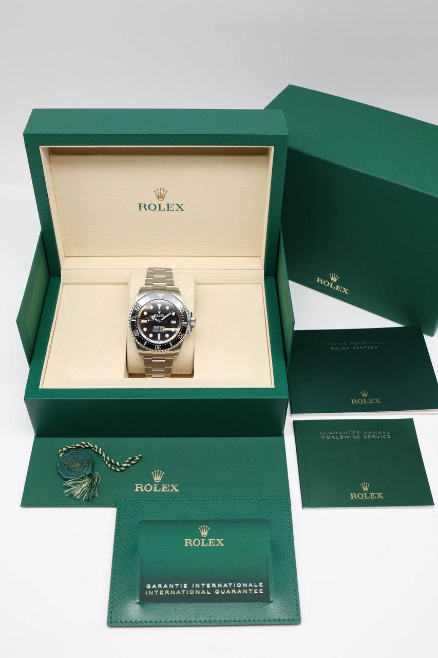 Rolex Sea-Dweller Deepsea 44mm Automatik 136660 - Papiere und oder Lieferumfang