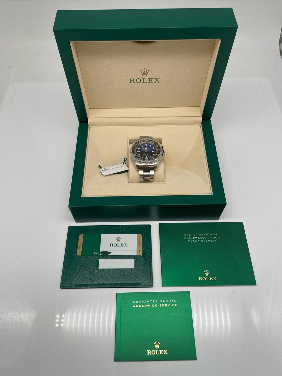 Rolex  Sea-Dweller Deepsea 44mm Automatik LC100 116660 - Papiere und oder Lieferumfang