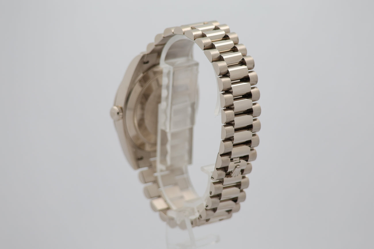 Rolex Day-Date 40 Automatik Weißgold  228239 - Detailansicht 2