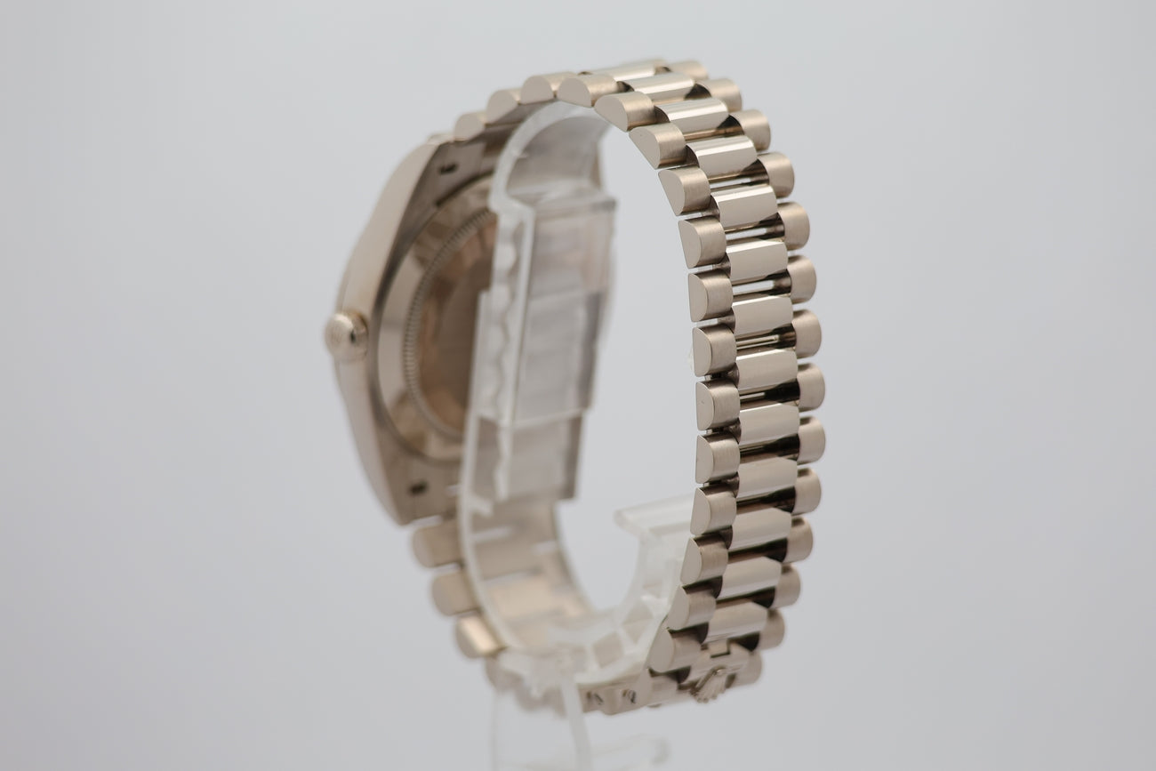 Rolex Day-Date 40mm Automatik Weißgold Blau 228239 - Detailansicht 2