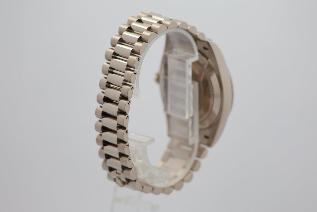 Rolex Day-Date 40mm Automatik Weißgold Blau 228239 - Detailansicht 1