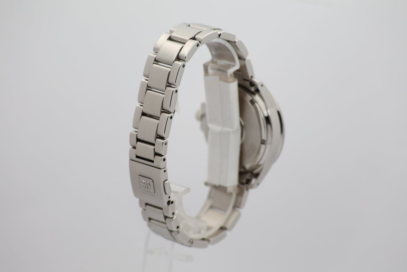 Grand Seiko Spring Drive GMT 39mm Herrenuhr SBGE009 - Detailansicht 1