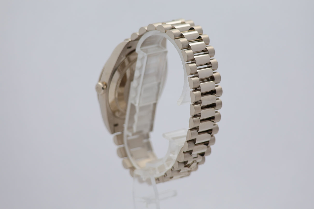 Rolex Day-Date 40mm Automatik Weißgold Blau LC100 228239 Box + og. Papiere
