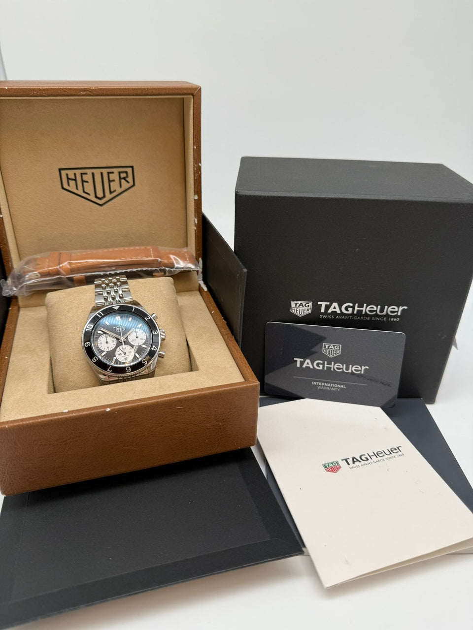 Tag Heuer Autavia Calibre Heuer 02 Automatik CBE2110 - Papers and documentation