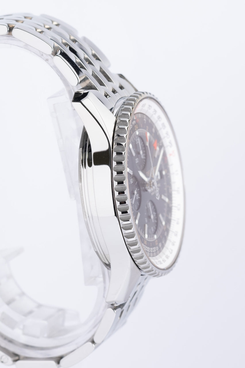 Breitling Navitimer World 46mm A24322 - Detailansicht 1