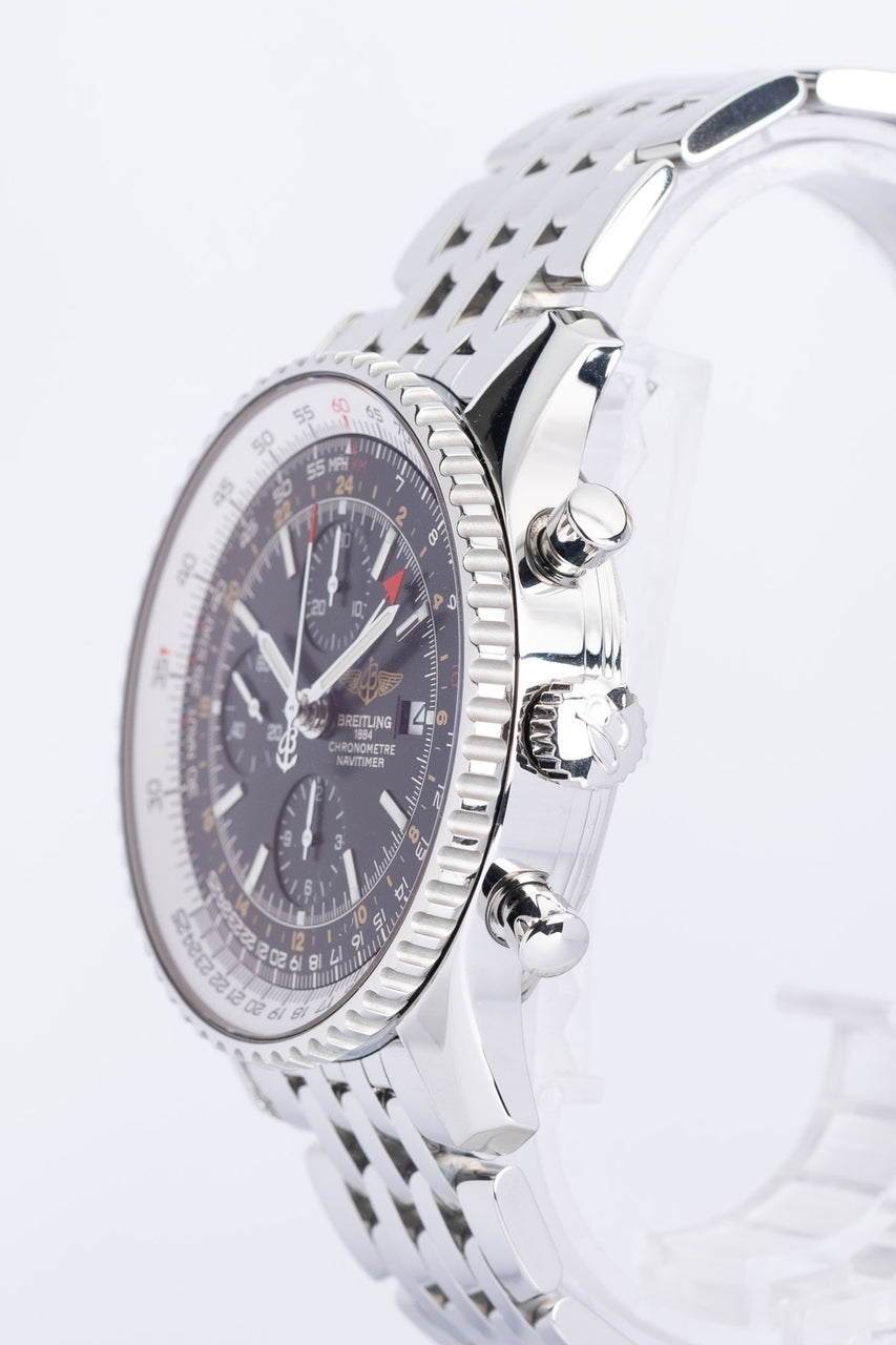 Breitling Navitimer World 46mm A24322 - Detailansicht 2