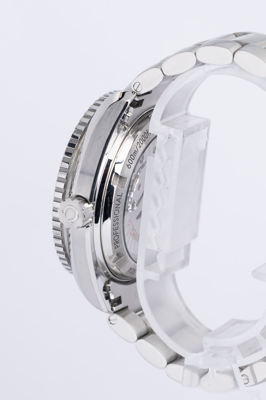Omega Seamaster Planet Ocean Automatik Herrenuhr 42mm 23230422101001 - Detailansicht 2