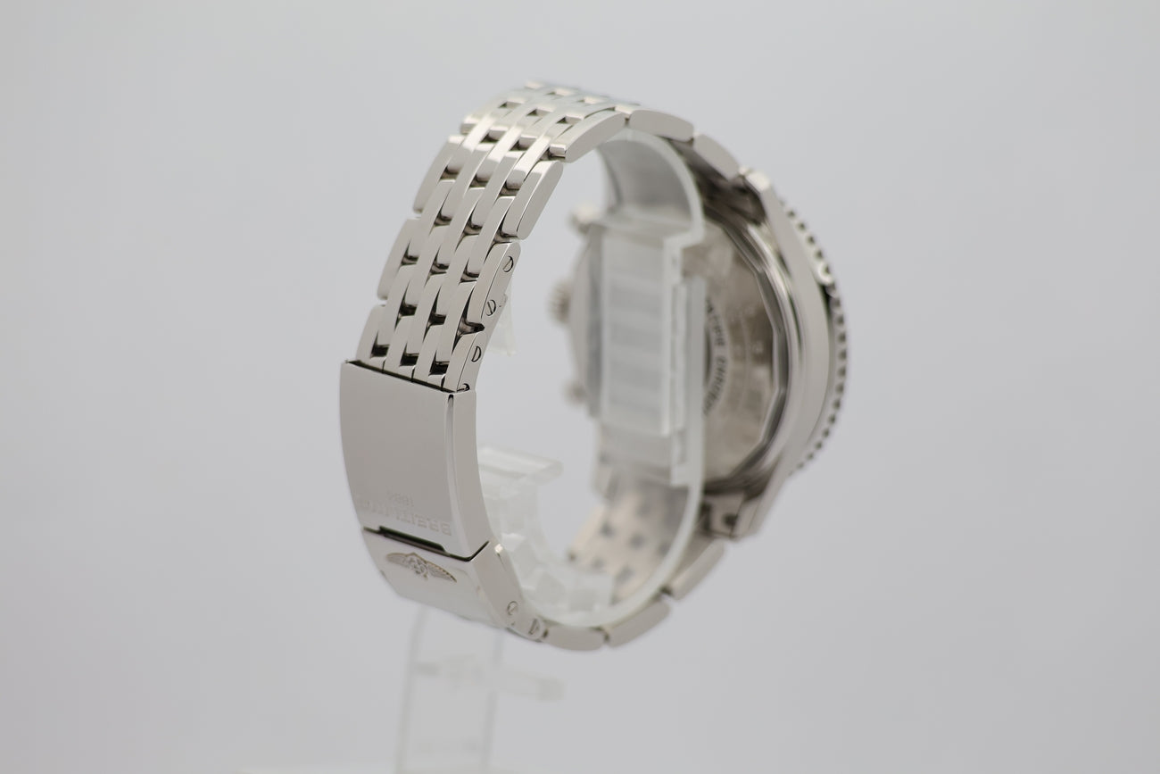 Breitling Navitimer 01 43mm Automatik  AB0120 - Detailansicht 1
