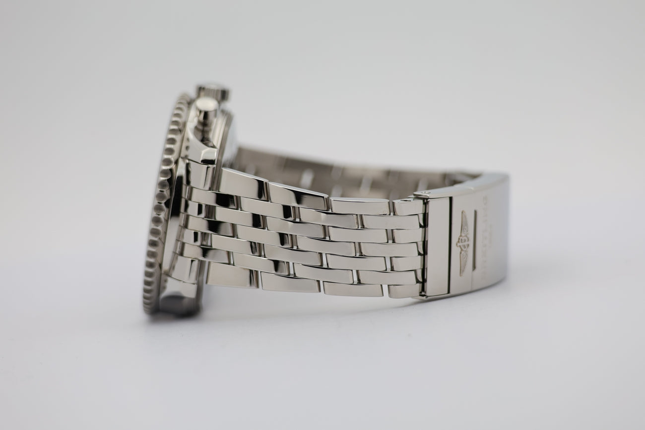 Breitling Naitimer 01 43mm Automatik  AB0120 - Detail view 3