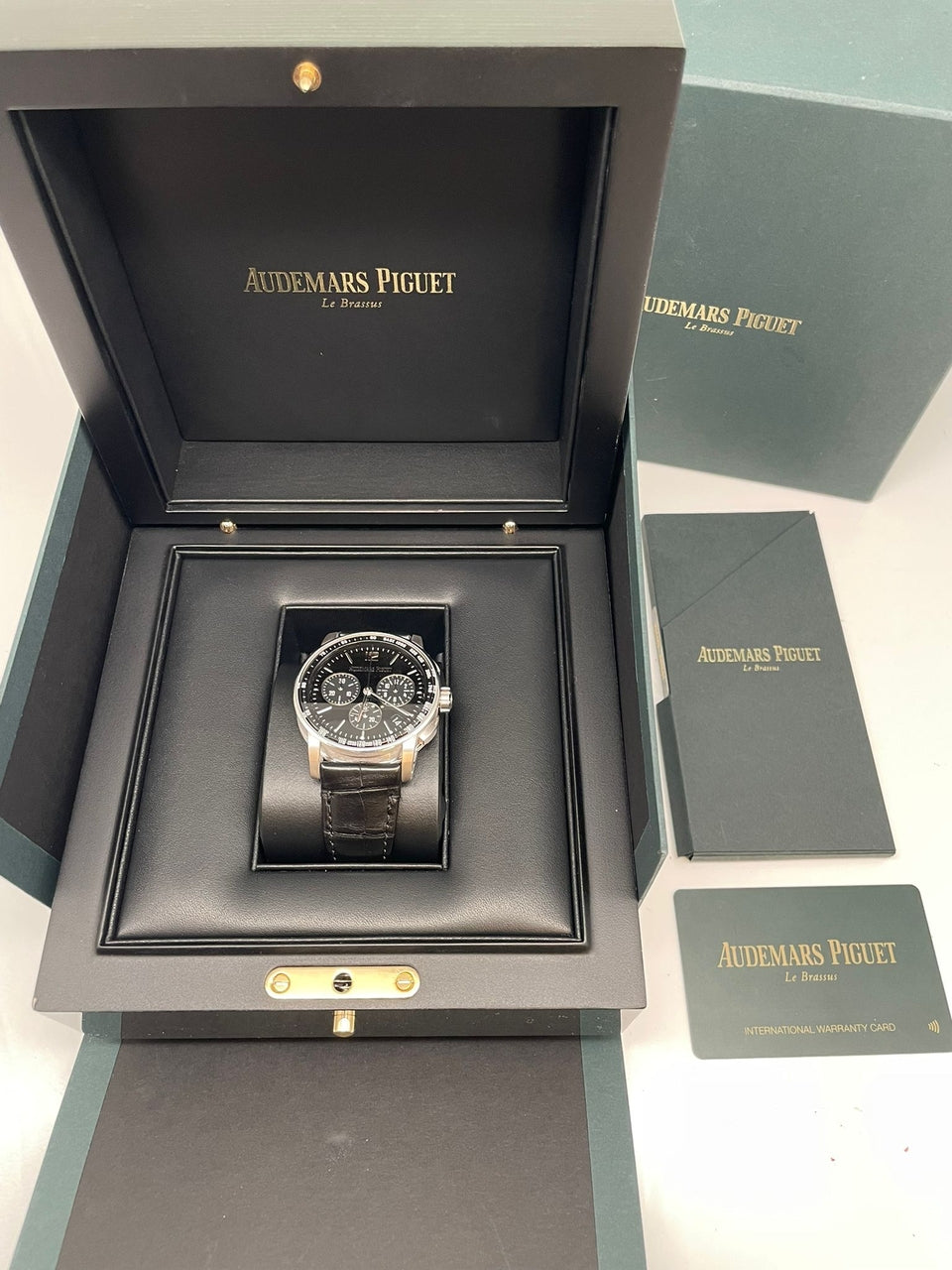 Audemars Piguet CODE 11.59 Chronograph 41mm Weißgold 26393BC.OO.A002CR.01 - Papiere und oder Lieferumfang