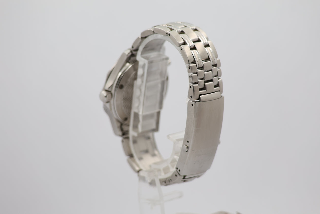 Omega Seamaster Diver 300m Quarz 36mm 25618000 - Detailansicht 2