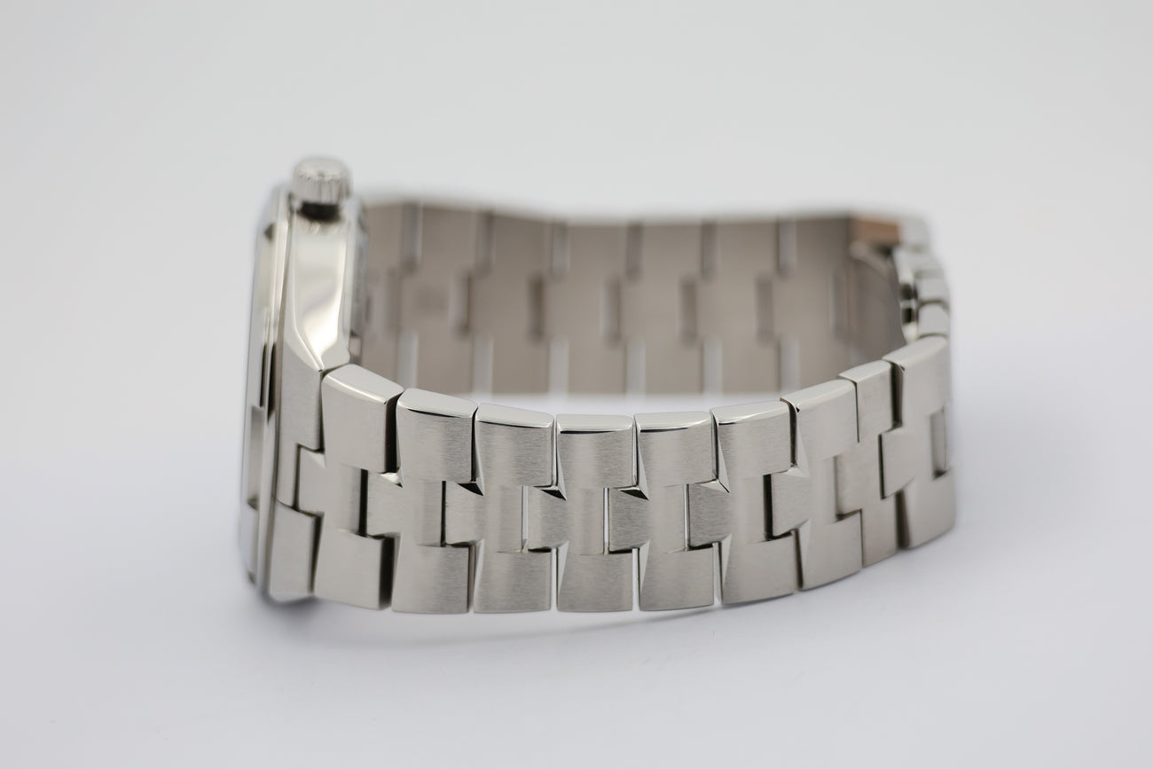 Vacheron Constantin Overseas Automatik Herrenuhr 4500V - Detail view 3