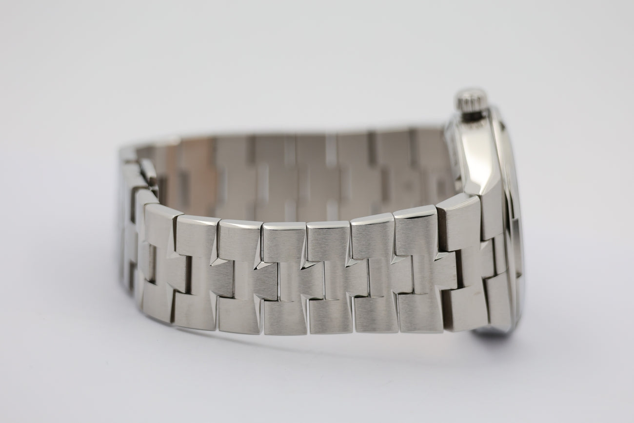 Vacheron Constantin Overseas Automatik Herrenuhr 4500V - Detail view 4