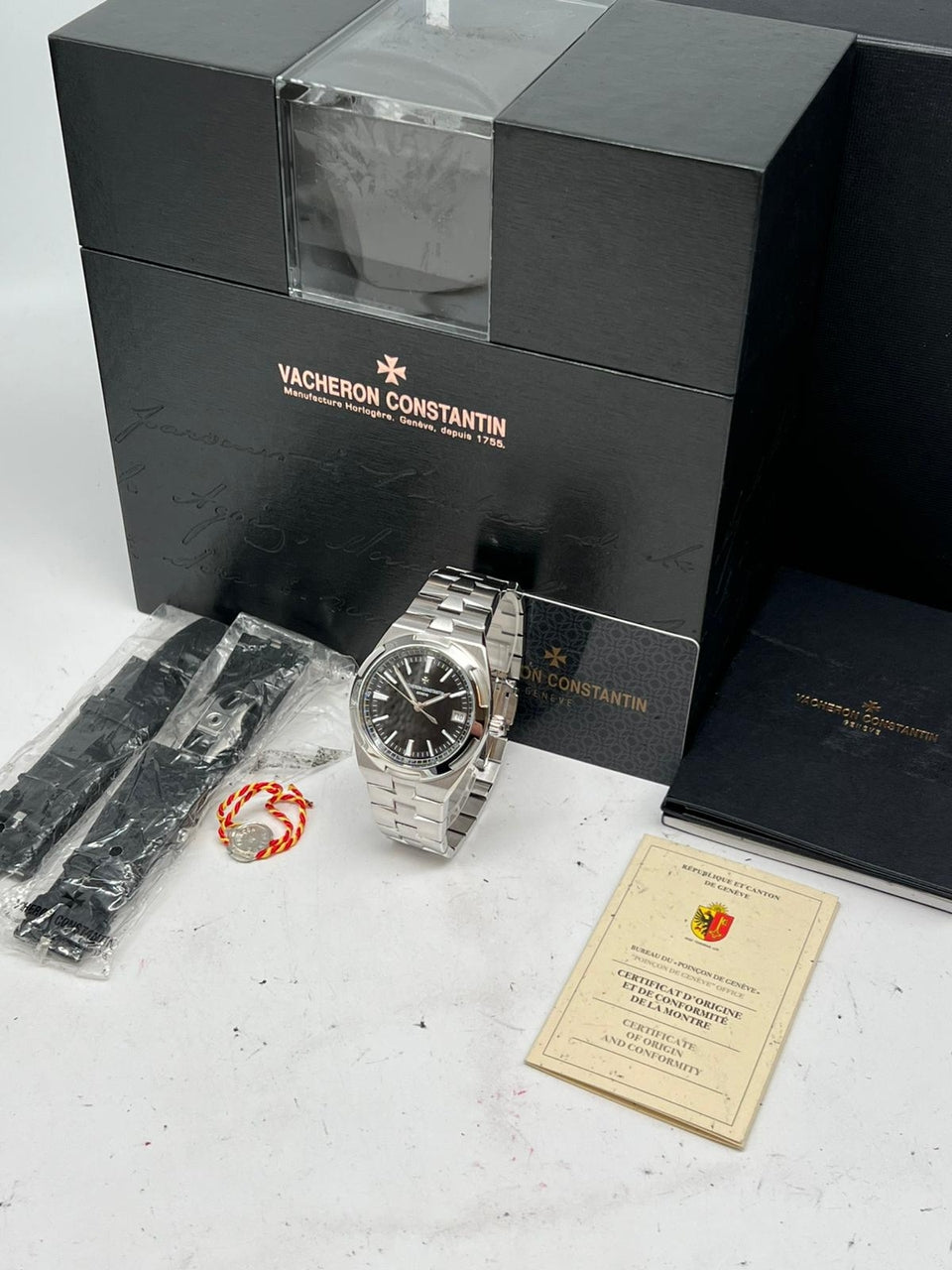 Vacheron Constantin Overseas Automatik Herrenuhr 4500V - Papers and documentation