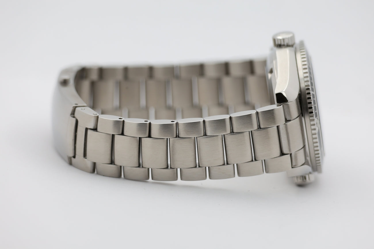 Omega Seamaster Planet Ocean Automatik Herrenuhr 22015100 - Detail view 4