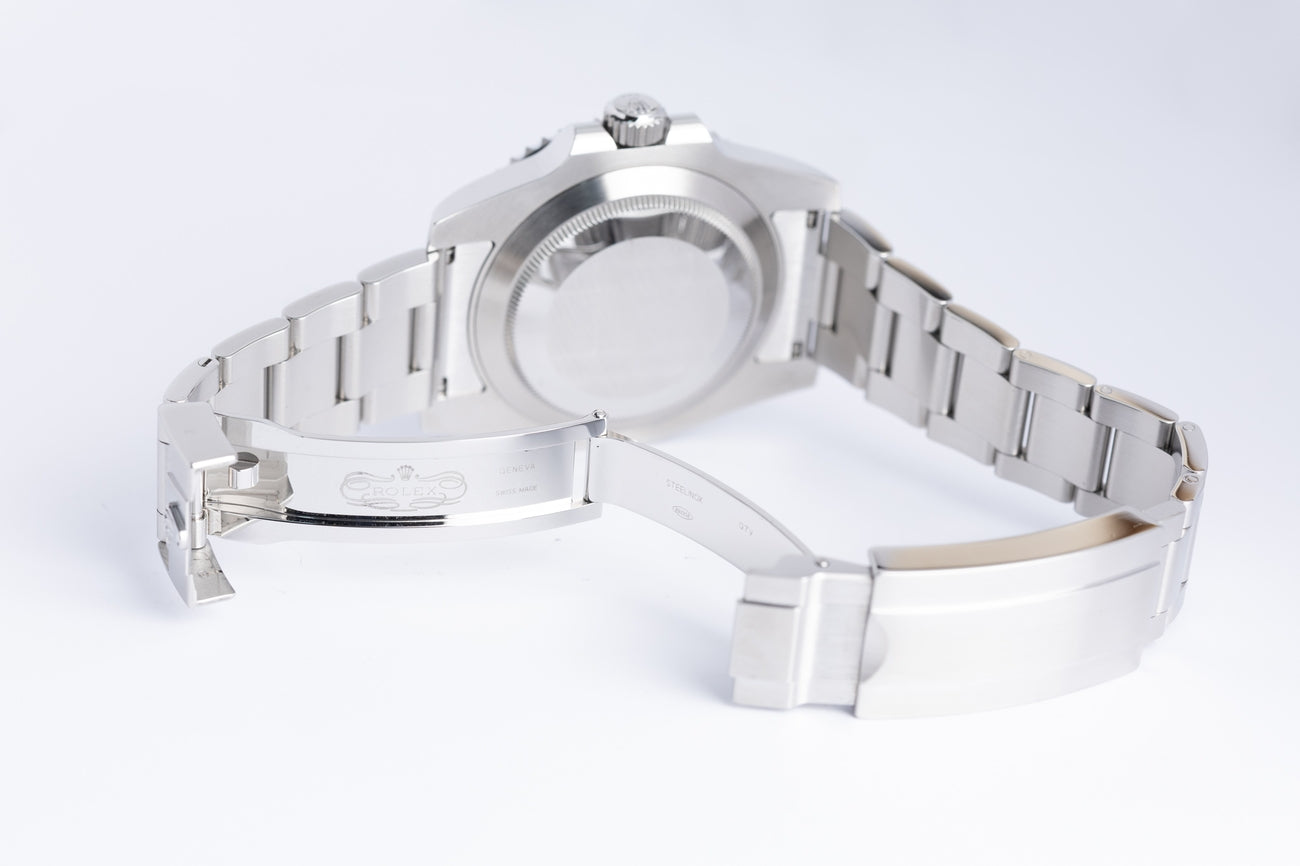 Rolex Submariner Date "Hulk" Automatik Herrenuhr 116610LV - Detailansicht 8
