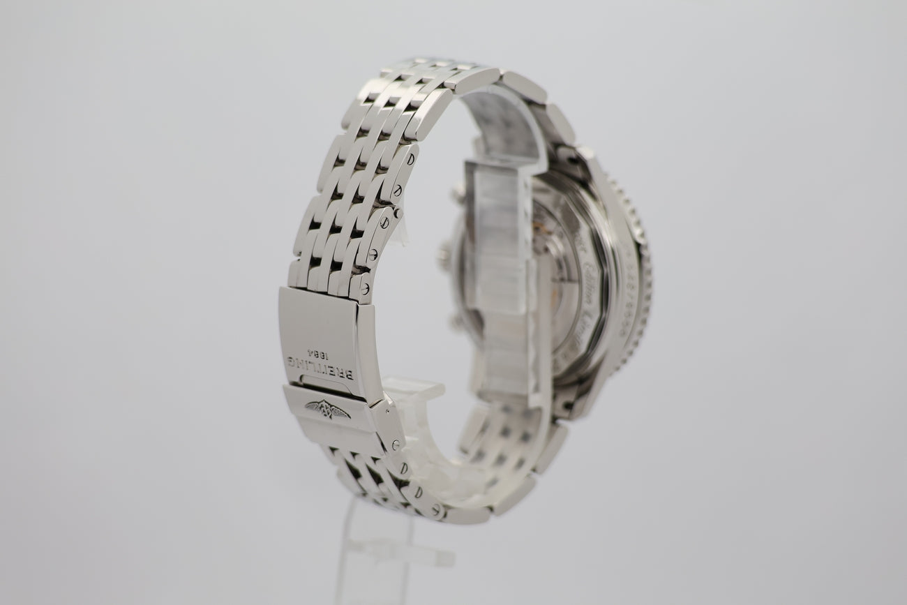 Breitling Navitimer 01 Limited Edition 42mm Automatik  AB0123 - Detailansicht 1