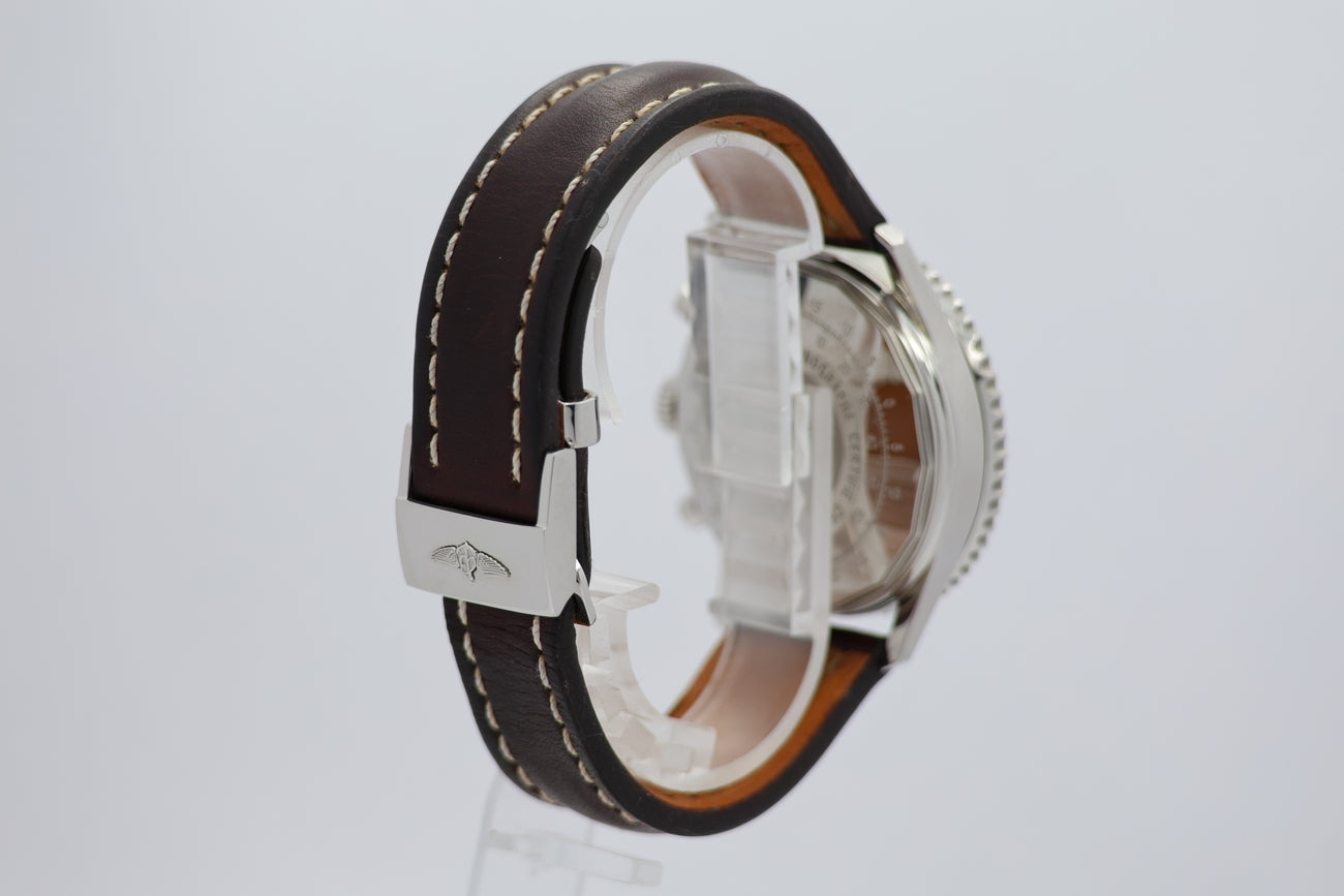 Breitling Navitimer 01 Automatik Herrenuhr 43mm AB0120 Box