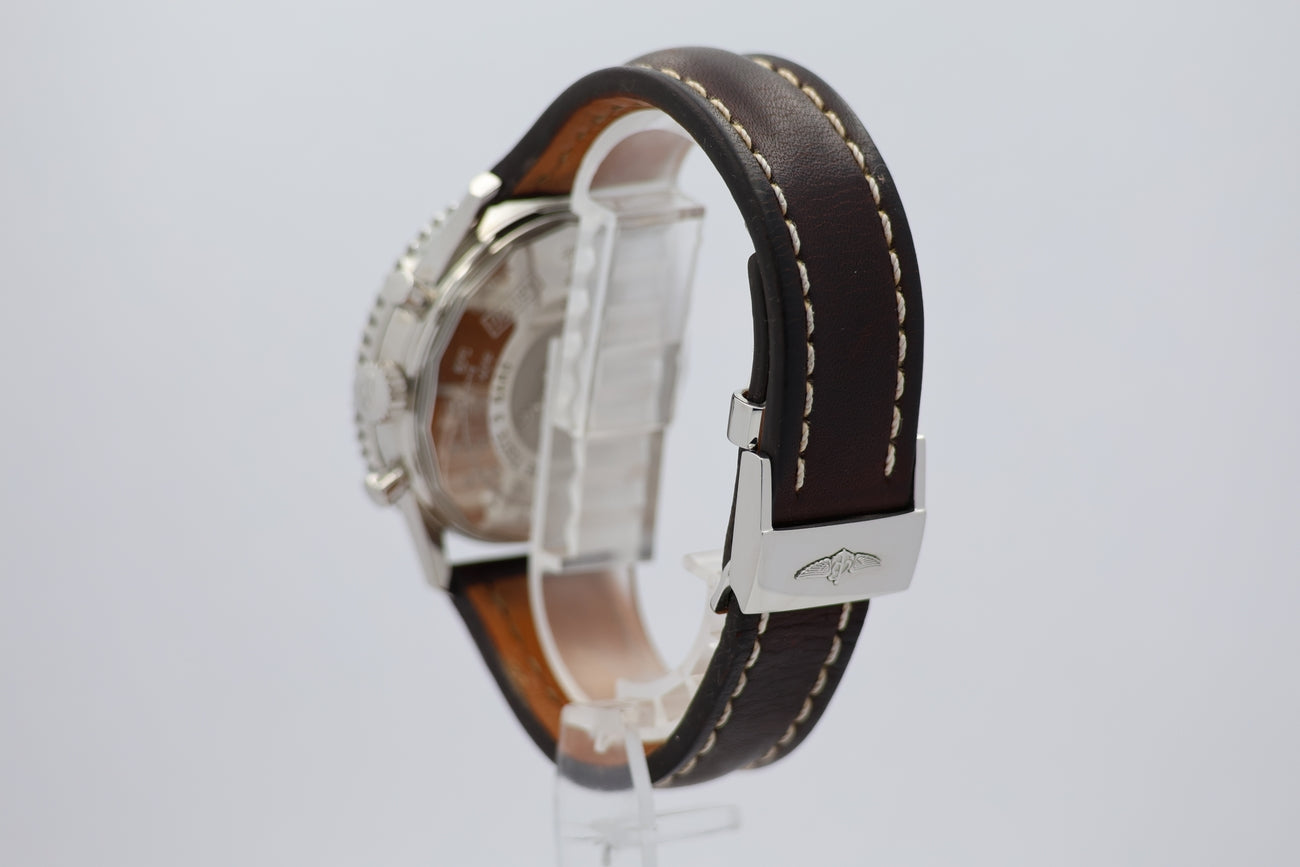 Breitling Navitimer 01 Automatik Herrenuhr 43mm AB0120 Box