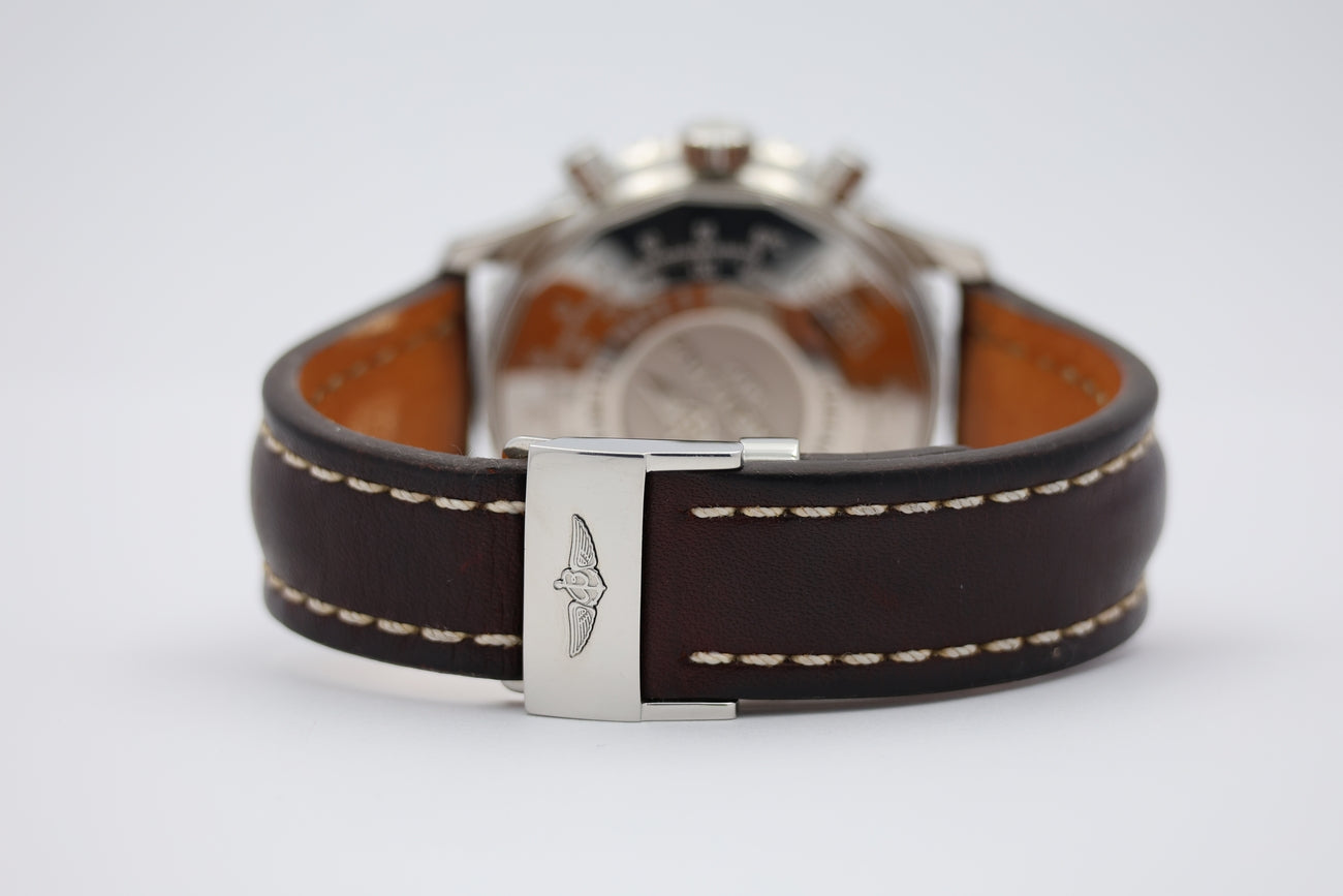 Breitling Navitimer 01 Automatik Herrenuhr 43mm AB0120 Box