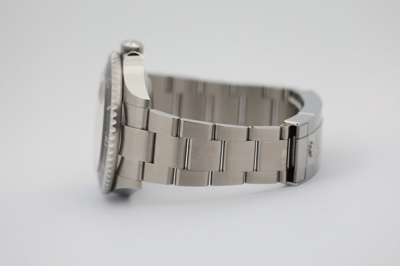 Rolex Sea-Dweller Automatik Red 126600 - Detailansicht 3