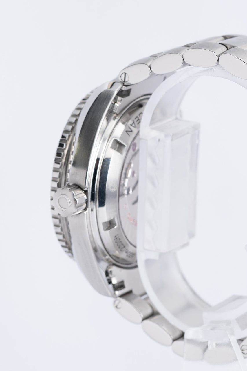 Omega Seamaster Planet Ocean Automatik Herrenuhr 42mm 23230422101001 - Detailansicht 3