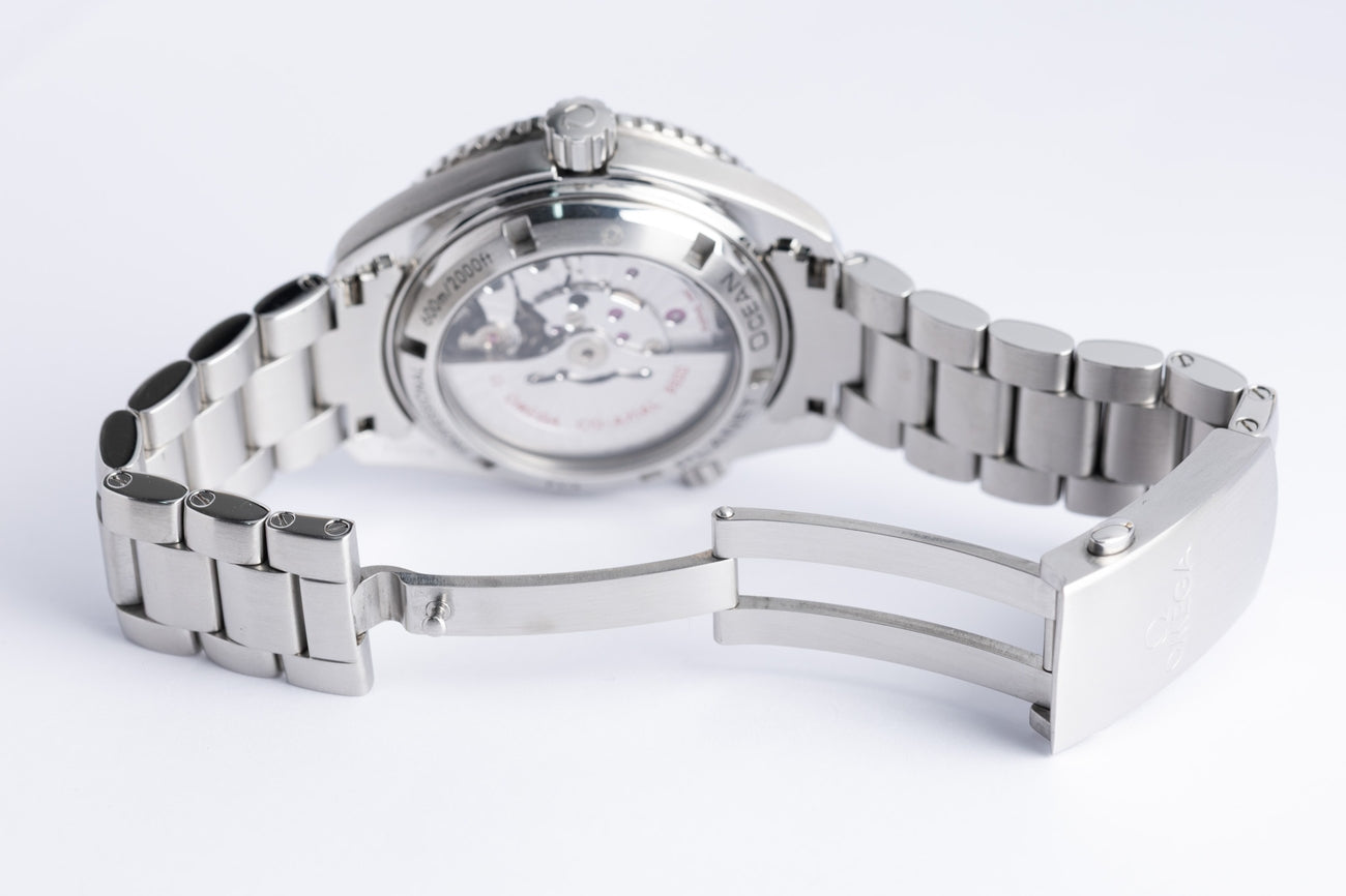 Omega Seamaster Planet Ocean Automatik Herrenuhr 42mm 23230422101001 - Detailansicht 8