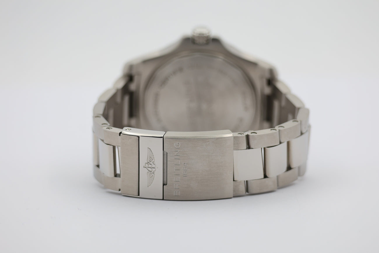 Breitling  Avenger Automatik Herrenuhr 43mm A17318 - Detail view 5