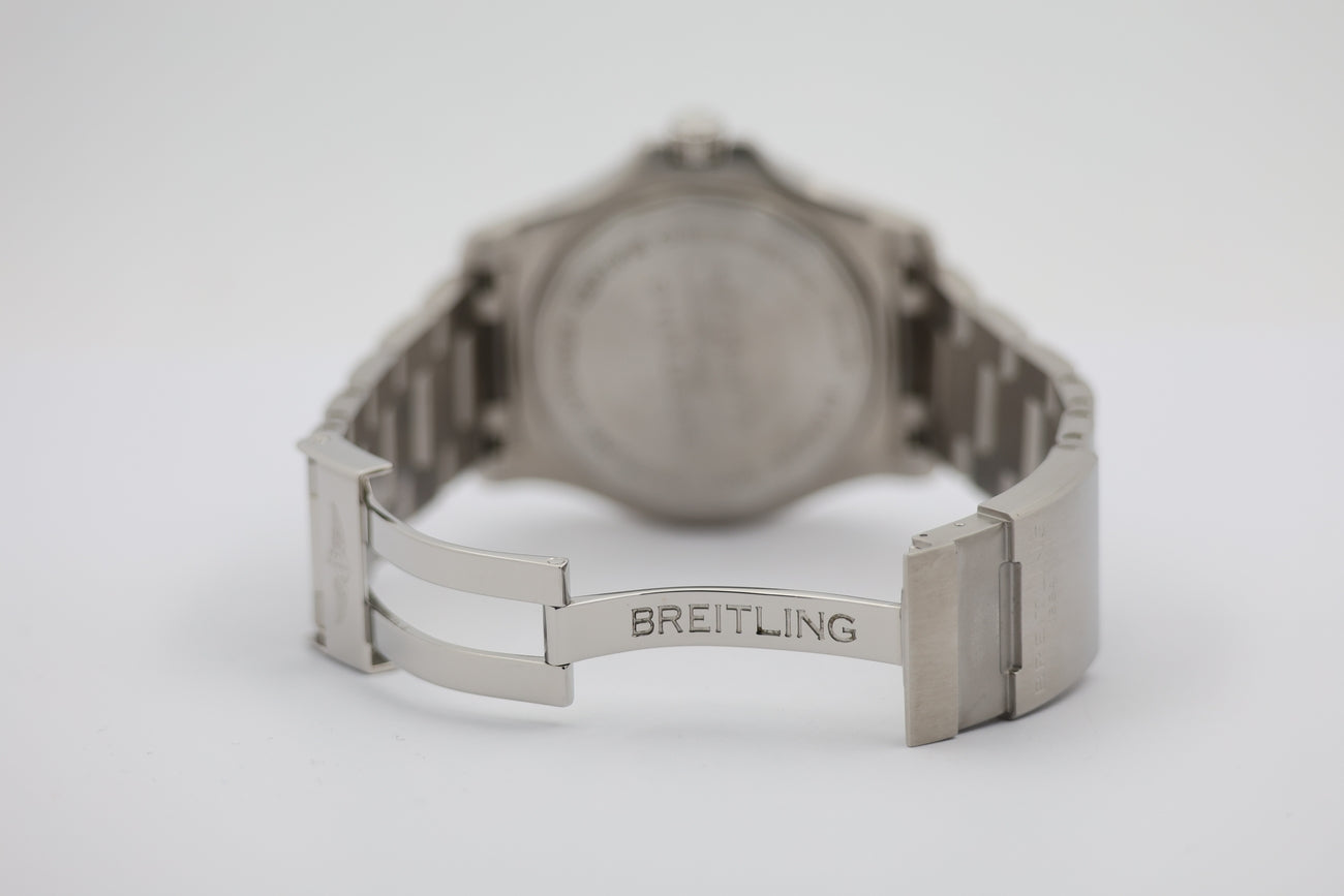 Breitling  Avenger Automatik Herrenuhr 43mm A17318 - Detail view 6